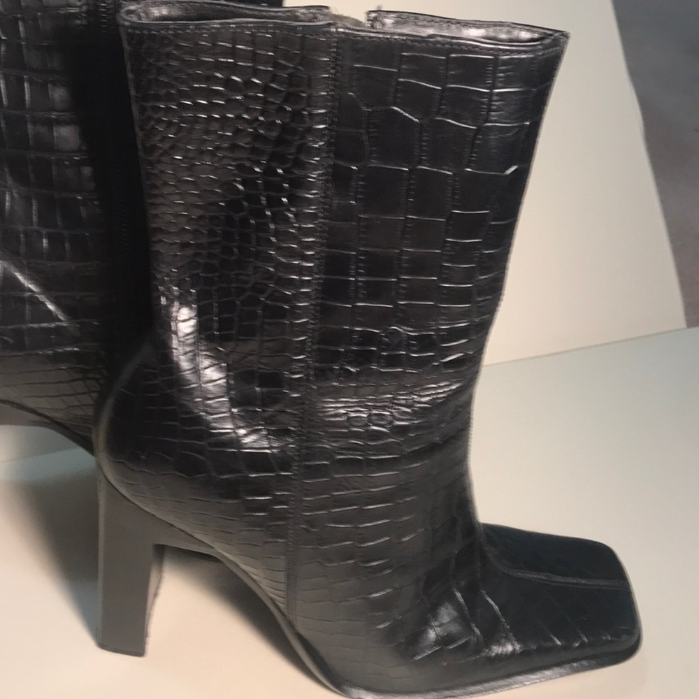 Like new Martina Black Leather Booties